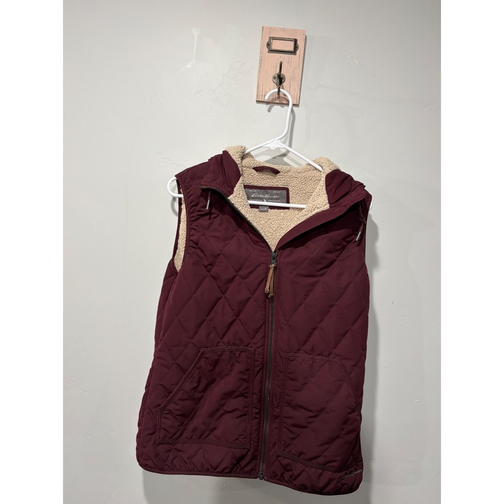 Eddie Bauer Womens Medium Burgundy Quilted Sherpa Lined Hooded Vest Maroon
